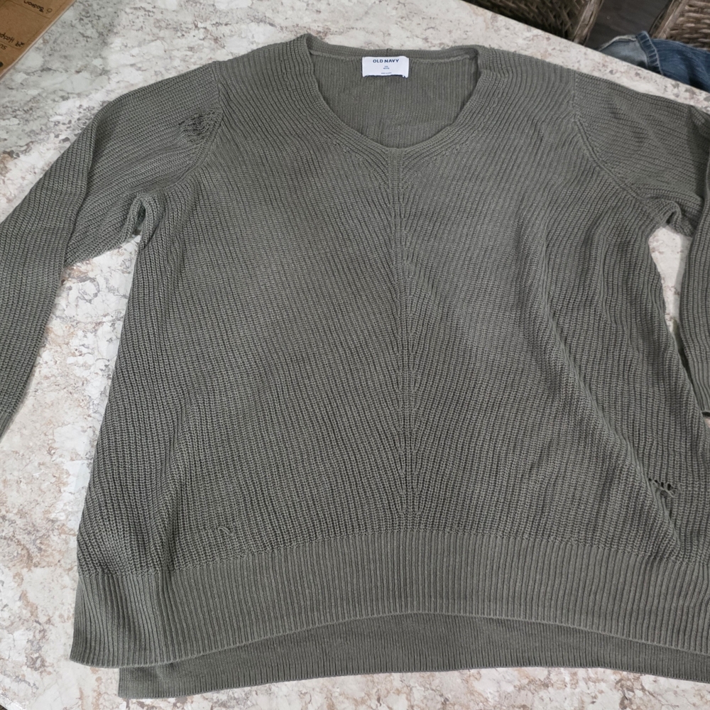 Old Navy Women's Sage Green V-Neck Sweater